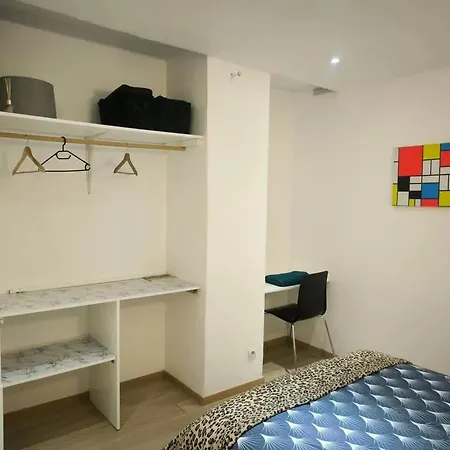 아파트 Confortable Dans Le Centre De 64 M² Parking Inclus *