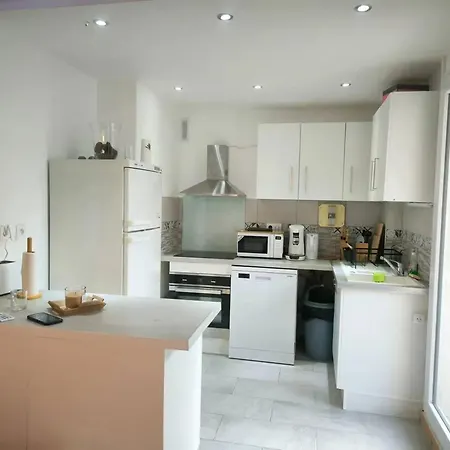 Confortable Dans Le Centre De 64 M² Parking Inclus 아파트